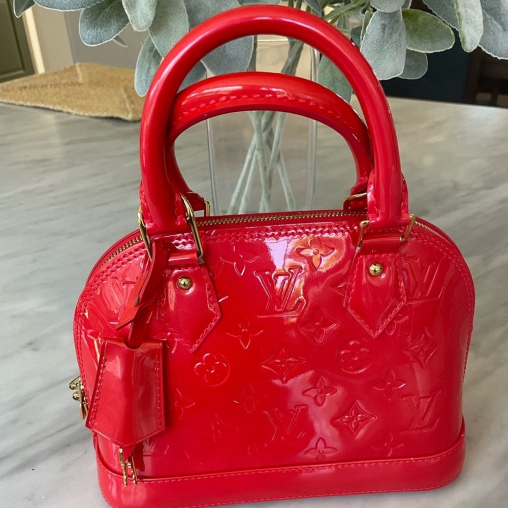 EUC Alma bb vernis hot pink / Fuchsia with lock and keys - Picture 3 of 9